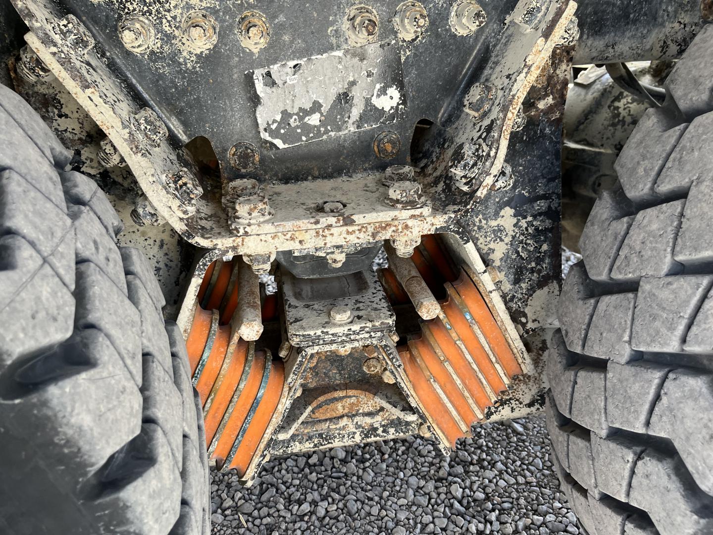 ./imagenes/INVOICE/2019/18041/CAMION INTERNATIONAL CON EQUIPO REVOLVEDOR MACNEILUS (20).JPG